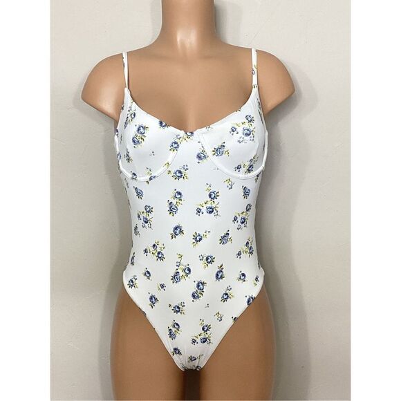 New. AQUA low cut floral swimsuit. Retails $98 Medium - Picture 4 of 10